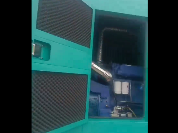 200千瓦靜音拖車試機(jī)發(fā)貨
